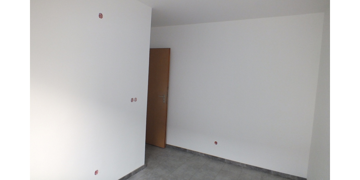 Frisch renovierte 3 Zimmer Wohnung mit ca. 75m² Wohnfläche mit Balkon und Garage - Appartement Nauheim | Angebot:26101851