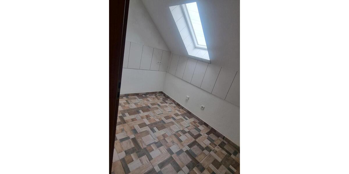 Dachgeschoßwohnung Münster (Hessen) - 3 Zimmer, 68 m&sup2;, 850&euro; | Angebot:26686095