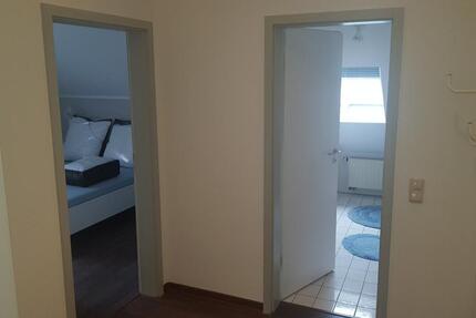 Ruhige, Vollmöblierte Dachgeschoss Wohnung zimmer