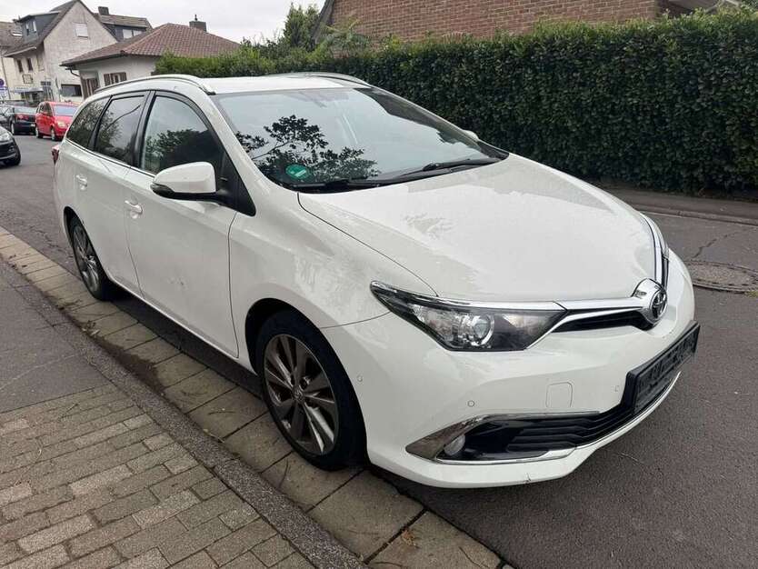 Toyota Auris 153.300 km 7.199 € Rodheim 61191