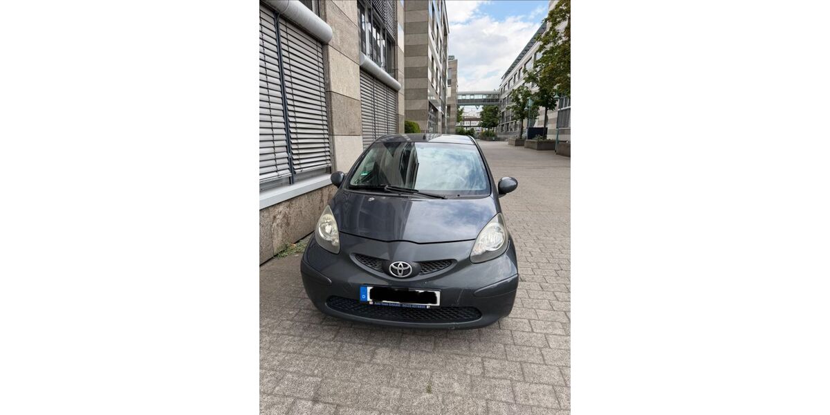 Toyota Aygo (X) 196.000 km 1.800 &euro; Rüsselsheim 65428