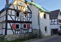 Haus zum Kaufen in Florstadt-Stammheim 110.000 € 140 m²
