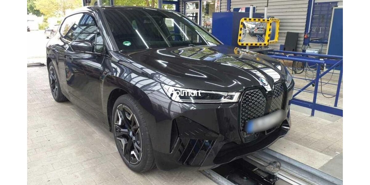 BMW iX 29.889 km 44.482 &euro; Eschborn 65760