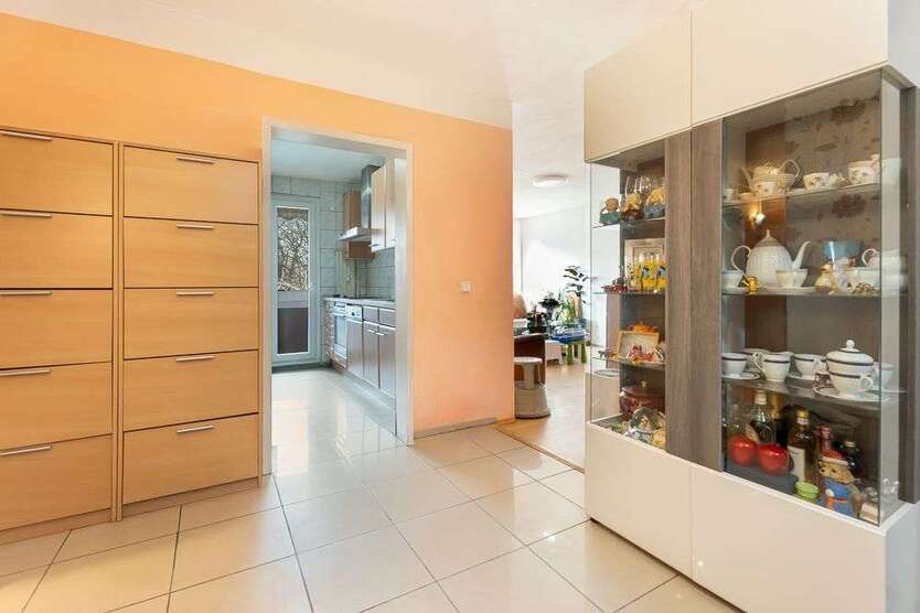 Wohnung zum Kaufen in Frankfurt am Main 330.000 € 91 m²