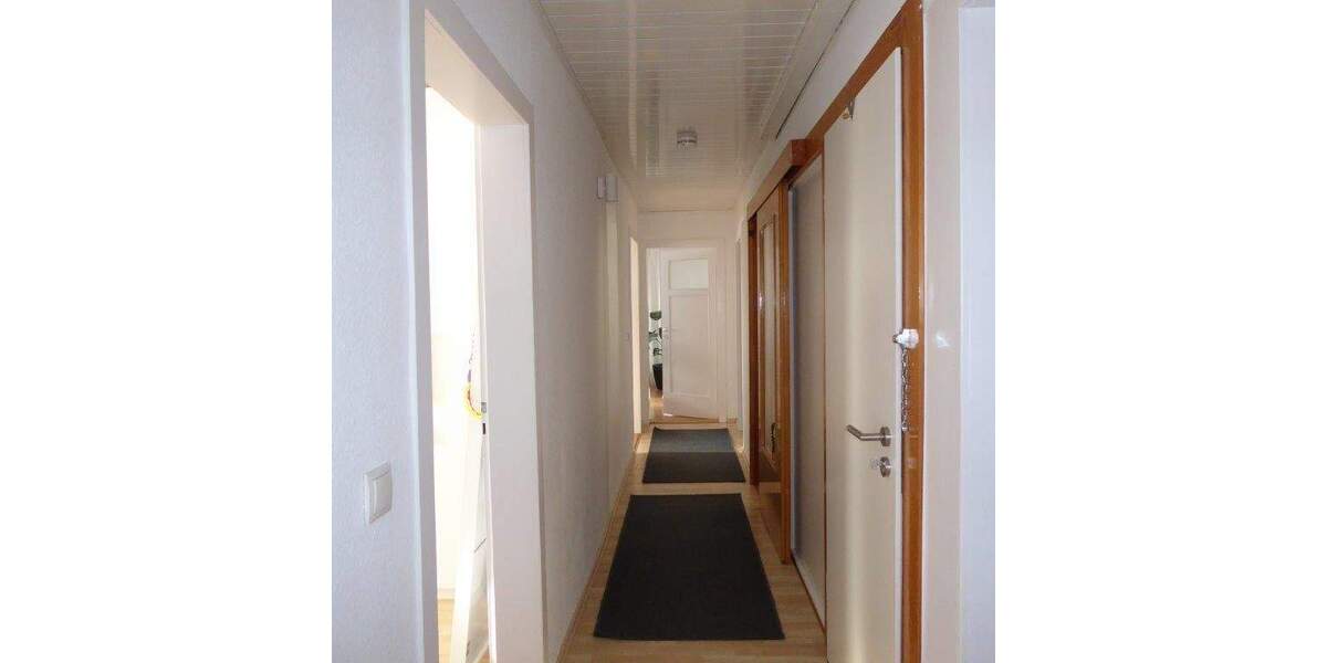 Etagenwohnung Rosbach vor der Höhe Rodheim - 7 Zimmer, 170 m&sup2;, 1.550&euro; | Angebot:24657672