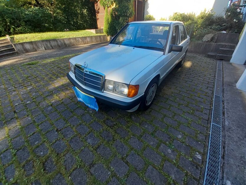 Mercedes-Benz 190 119.000 km 6.990 € Bad Nauheim 61231