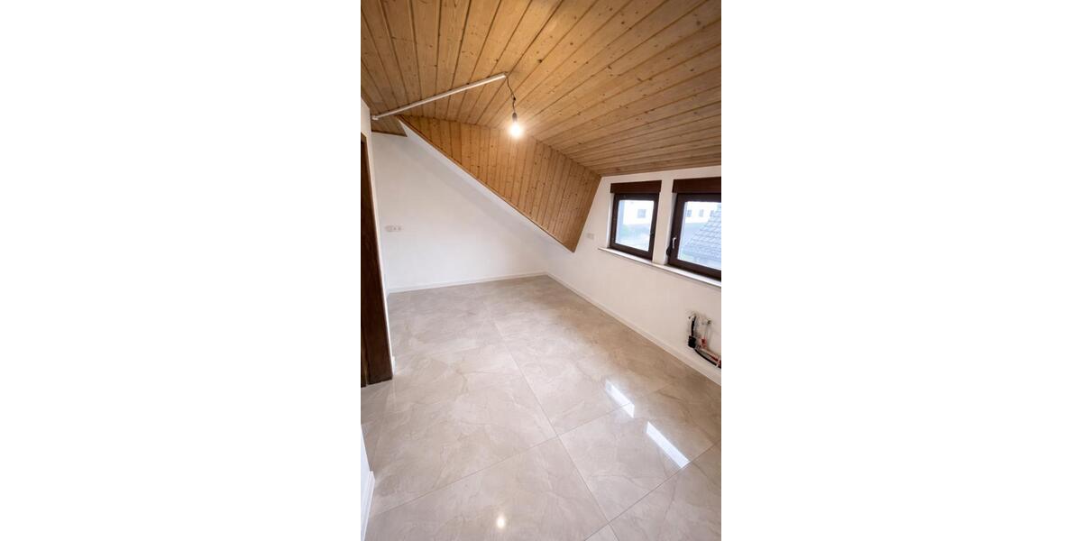 Dachgeschoßwohnung Hainburg - 3.5 Zimmer, 96 m&sup2;, 1.350&euro; | Angebot:26207344