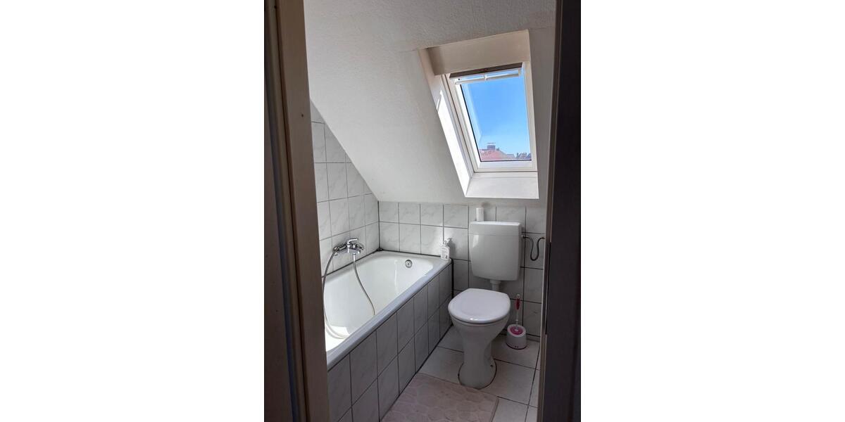 Dachgeschoßwohnung Obertshausen - 2 Zimmer, 65 m&sup2;, 900&euro; | Angebot:26223351