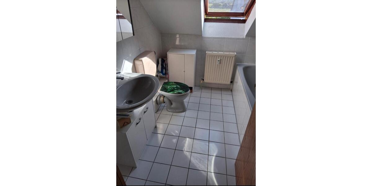 Schöne 2-Zimmer DG-Wohnung in gepflegter Wohnanlage TG-Stellplatz 2 zimmer