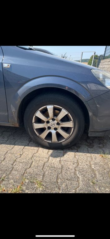 Opel Astra 213.185 km 800 € Büdingen 63654