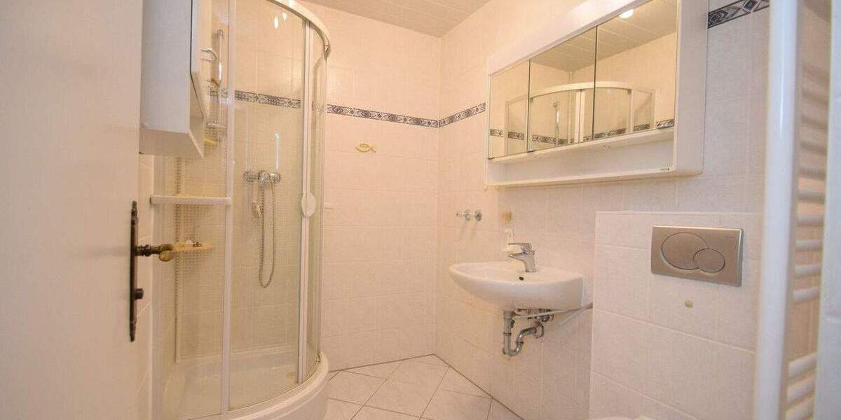 Lichtdurchflutete 3-Zimmer-Wohnung im gepflegten Mehrfamilienhaus mit Pool und Sauna 3 zimmer