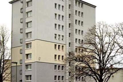 2-Zimmer-Wohnung im 4. OG - Gute Lage, gepflegtes Haus, sofort verfügbar 2 zimmer