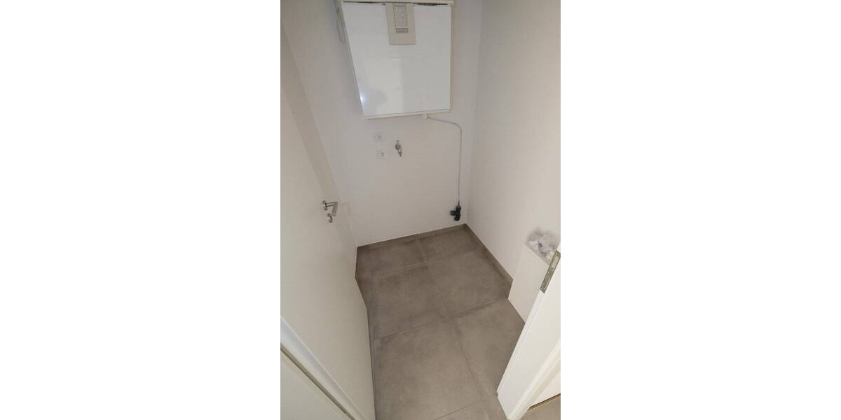 Etagenwohnung Frankfurt am Main Innenstadt - 2 Zimmer, 61 m&sup2;, 1.400&euro; | Angebot:26113075