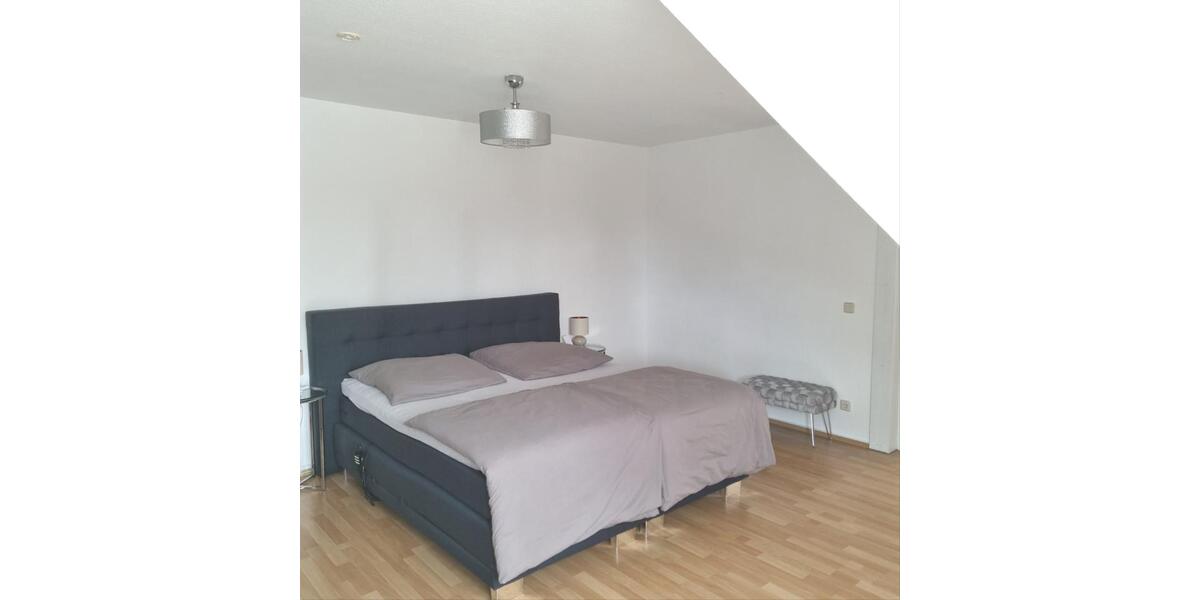 Dachgeschoßwohnung Kleinostheim - 5.5 Zimmer, 240 m&sup2;, 1.700&euro; | Angebot:26660338