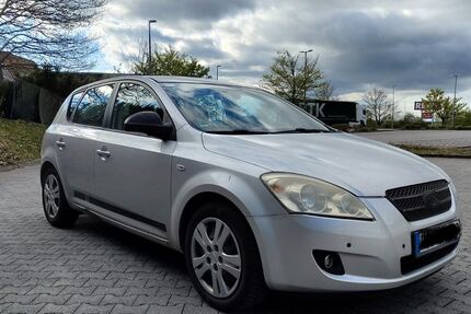 Kia ceed / Ceed 232.000 km 2.000 &euro; Glashütten 61479