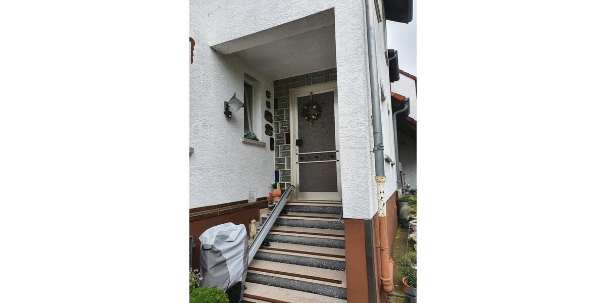 Zwei Familienhaus zu verkaufen 7 zimmer