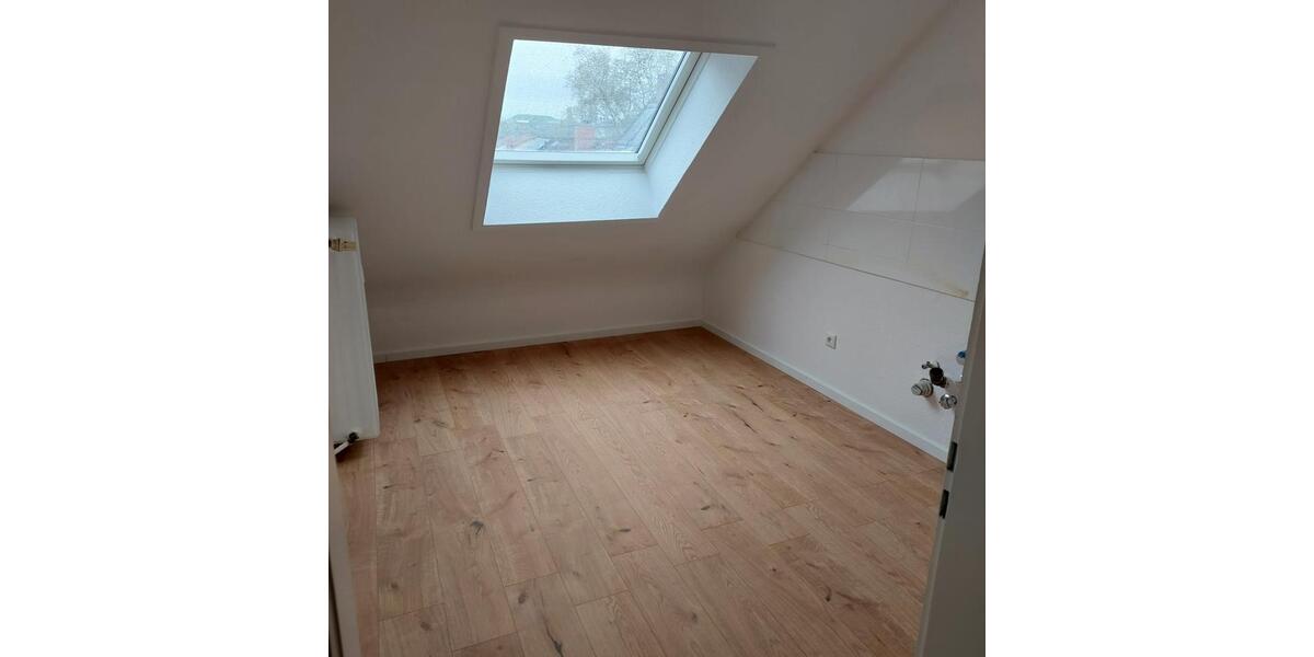 Dachgeschoßwohnung Frankfurt am Main Schwanheim - 2 Zimmer, 48 m&sup2;, 650&euro; | Angebot:26407665