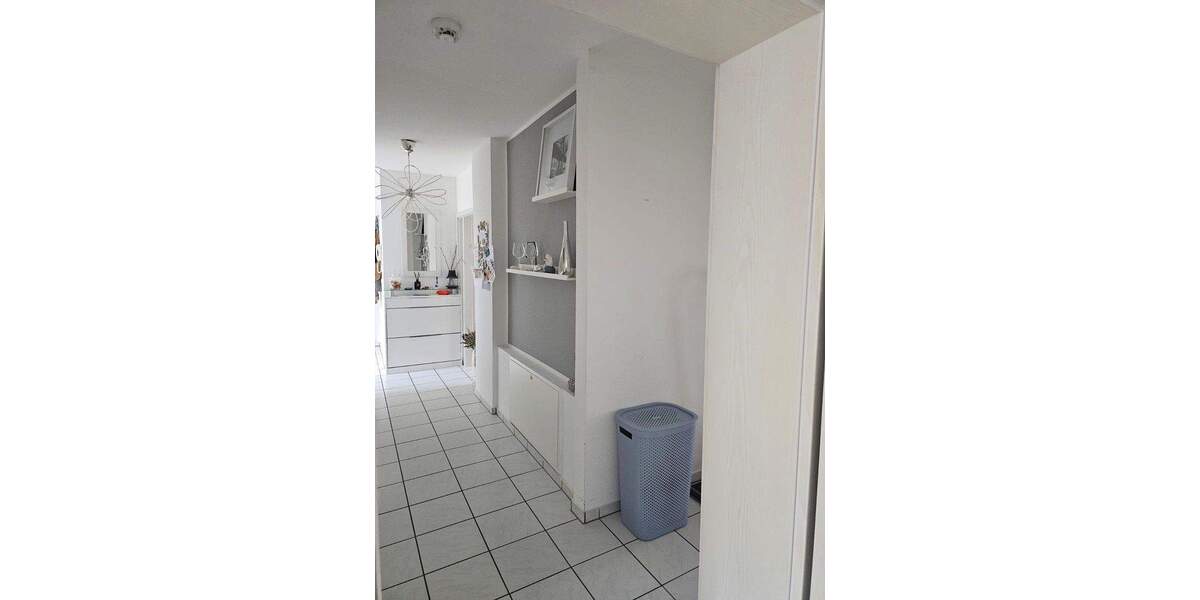 Provisionsfrei! Ruhige 3,5 Zimmer-ETW mit Balkon, Einbauküche, 2 Bädern, TG in gedämmter 8-MFH 3 zimmer