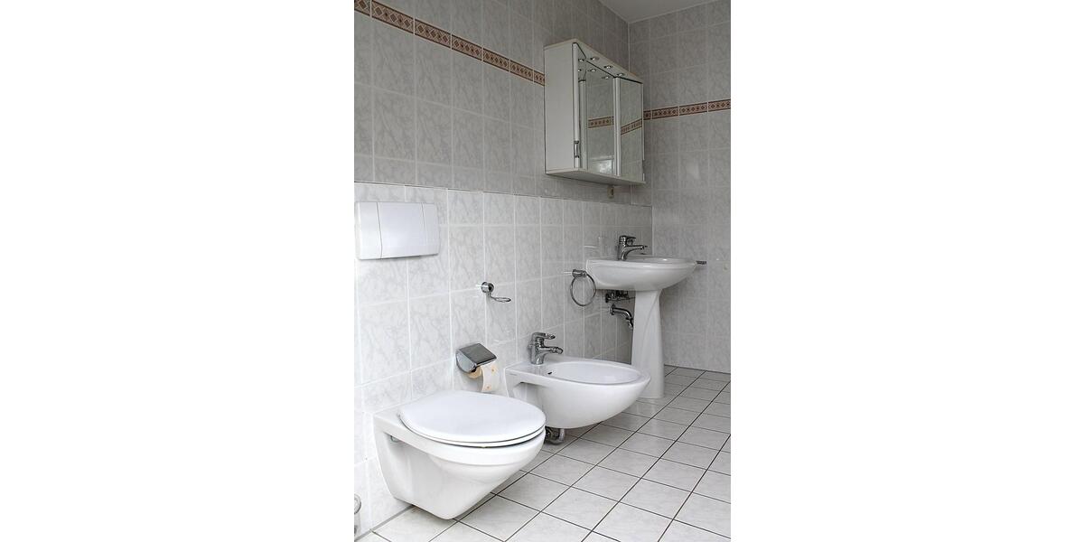 Dachgeschoßwohnung Aschaffenburg Damm - 2 Zimmer, 82 m&sup2;, 750&euro; | Angebot:26648147