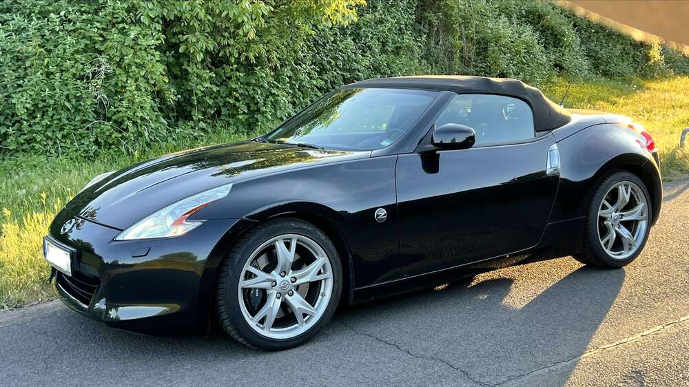 Nissan 370Z 105.200 km 22.900 &euro; Frankfurt am Main, Stadt 60322