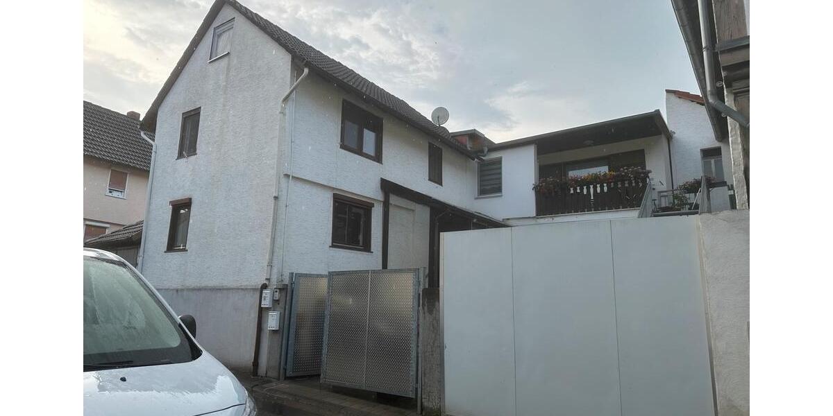 Mehrfamilienhaus, Wohnhaus Hanau Kesselstadt - 7 Zimmer, 160 m&sup2;, 365.000&euro; | Angebot:26918817