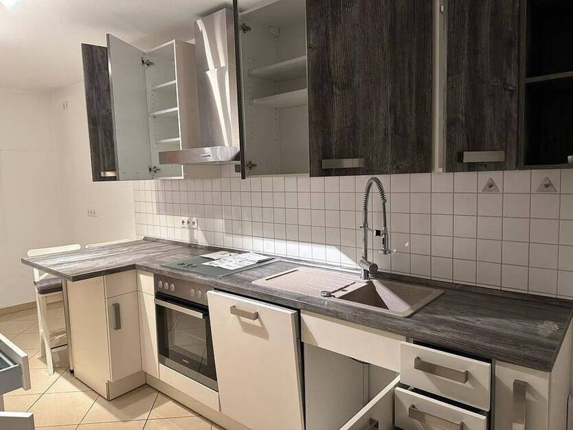 Lichtdurchflutete 3-Zimmer-Wohnung mit Balkon in Walldorf - Bezugsfertig & Top-Zustand.