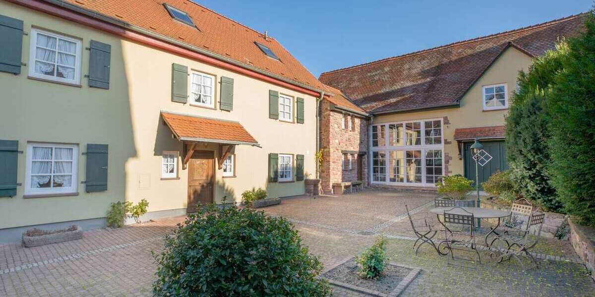 Haus zum Kaufen in Dietzenbach 1.100.000 € 404.62 m² 8 zimmer