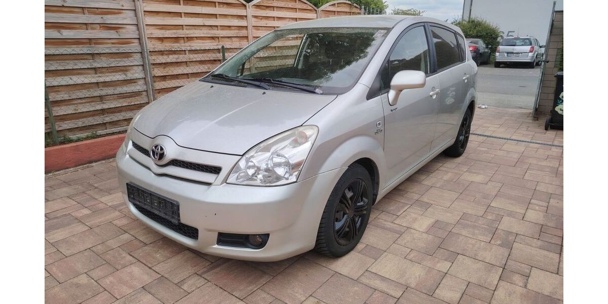 Toyota Corolla Verso 201.000 km 1.400 &euro; Flörsheim am Main 65439
