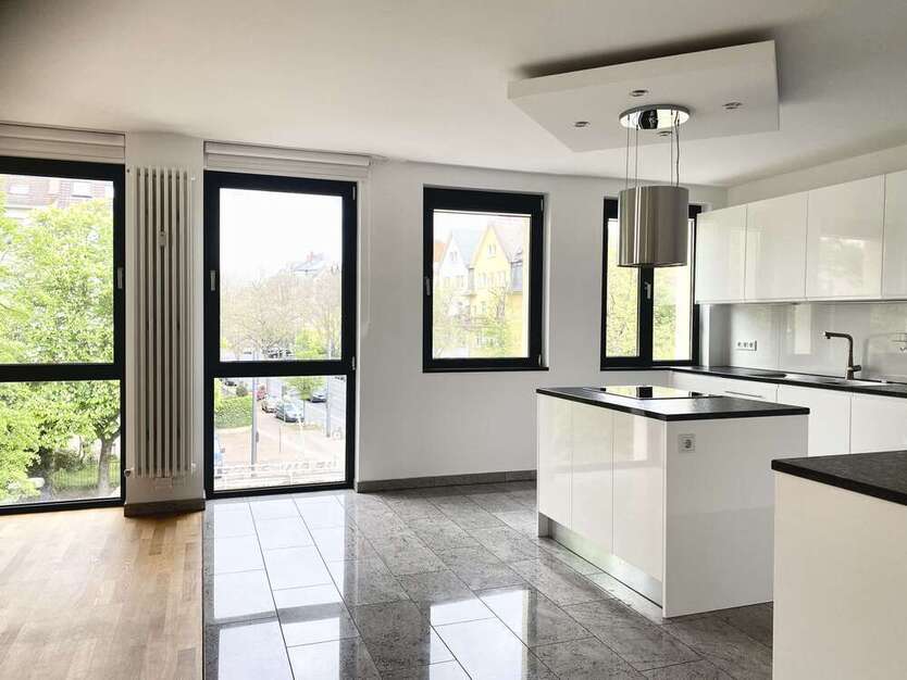 Wohnung zum Mieten in Frankfurt 1.900 € 90 m²
