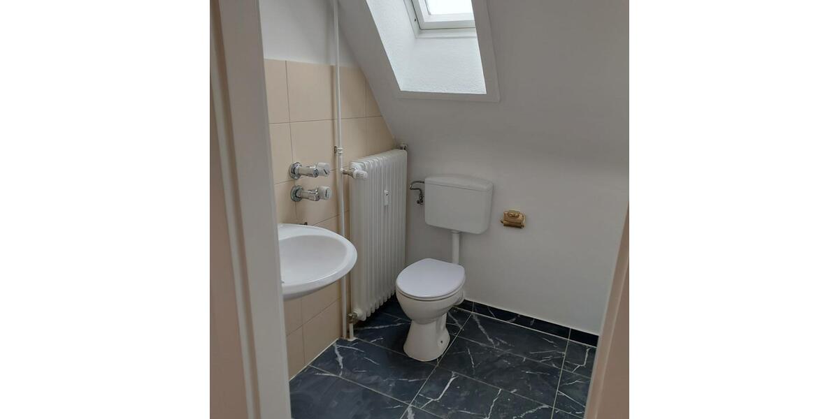 Dachgeschoßwohnung Frankfurt am Main Schwanheim - 2 Zimmer, 48 m&sup2;, 650&euro; | Angebot:26407665