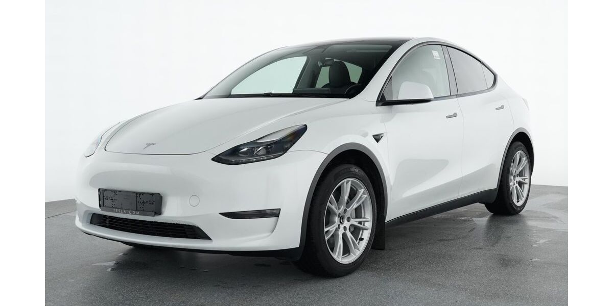 Tesla Model Y 26.827 km 37.104 &euro; Eschborn 65760