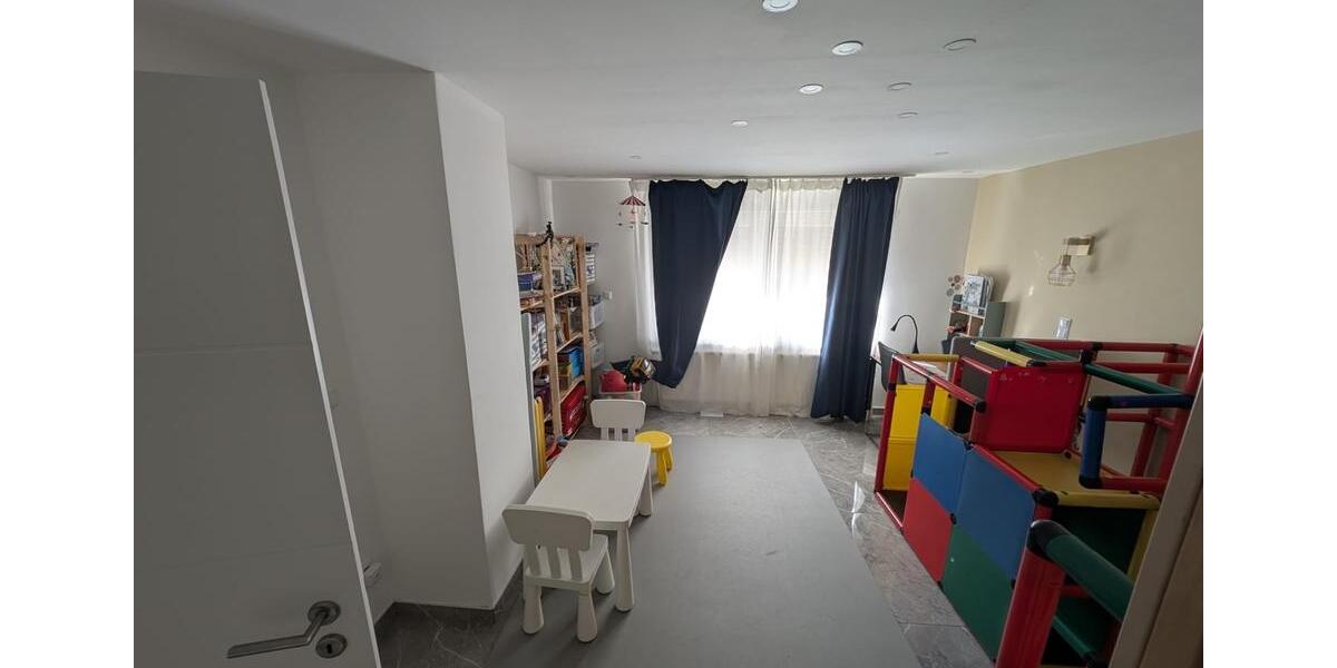 Einfamilienhaus Alzenau - 5 Zimmer, 145 m&sup2;, 2.200&euro; | Angebot:26533265