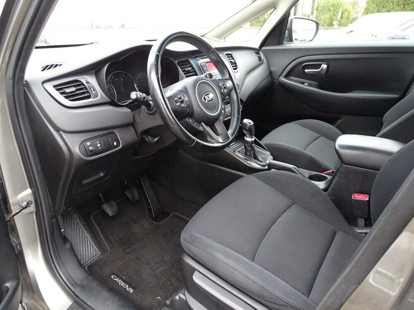 Carens 1,6l Edition 7 Klima, Sitzheizung, AHK, PDC
