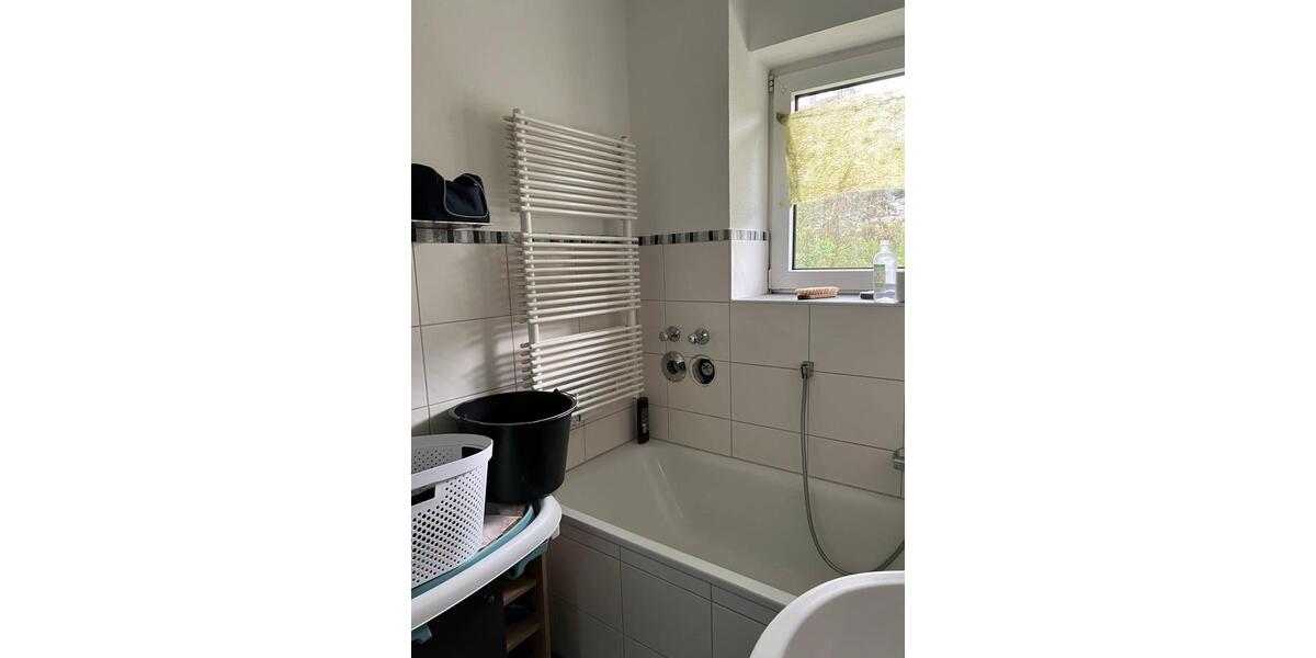 Etagenwohnung Aschaffenburg Damm - 4 Zimmer, 96 m&sup2;, 1.200&euro; | Angebot:26480069