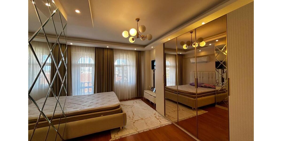 Villa Offenbach am Main Buchrain - 5 Zimmer, 300 m&sup2;, 298.000&euro; | Angebot:25903264