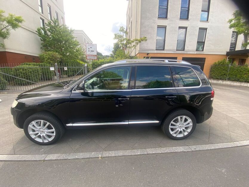 VW Touareg 289.050 km 5.800 € Frankfurt 60326