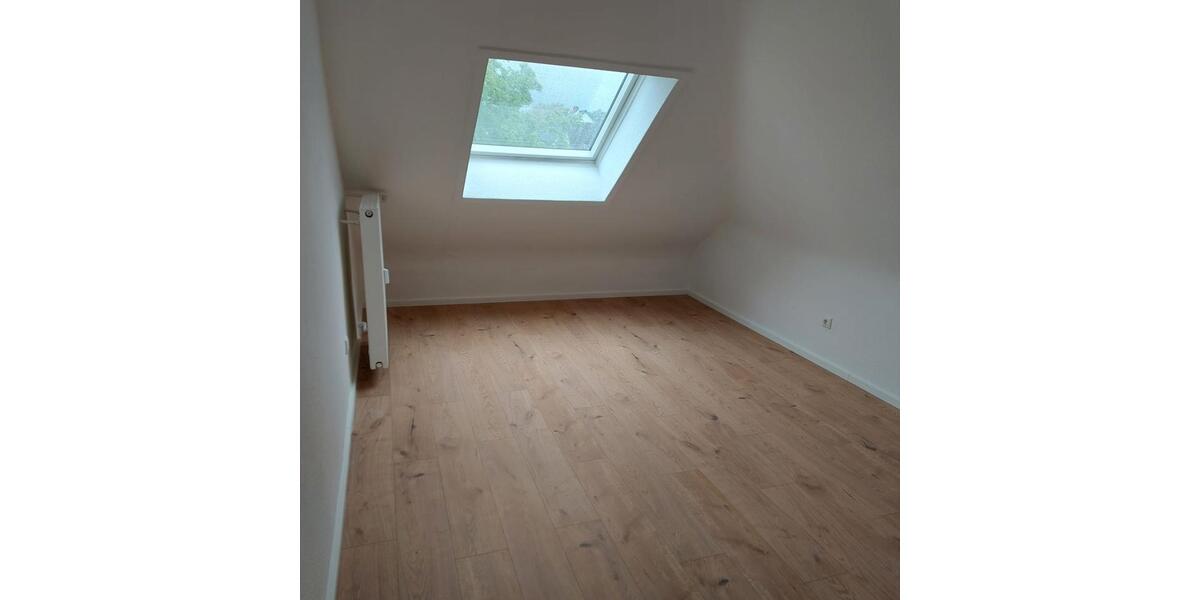 Dachgeschoßwohnung Frankfurt am Main Schwanheim - 2 Zimmer, 48 m&sup2;, 650&euro; | Angebot:26407665