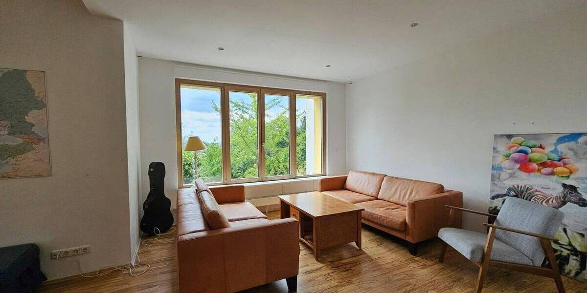 Einfamilienhaus Hofheim - 9 Zimmer, 320 m&sup2;, 4.250&euro; | Angebot:26616851