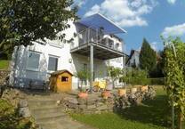 Neuwertig, freistehend, großzügig – modernes EFH mit Garten in Mömbris