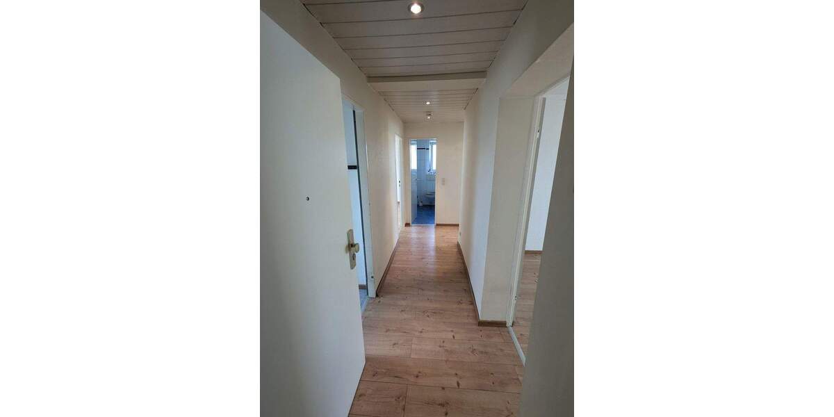 Schöne 3 Zimmer Dachgeschosswohnung 3 zimmer