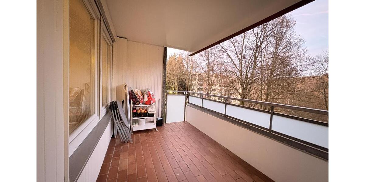 Große und helle 2 Zimmerwohnung mit Balkon und Aussicht auf die Natur 2.5 zimmer