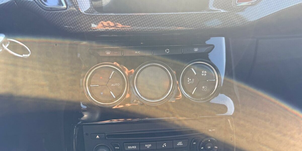 Citroen DS3 1.6 SportChic 64.010 km 4.999 &euro; Frankfurt 60386