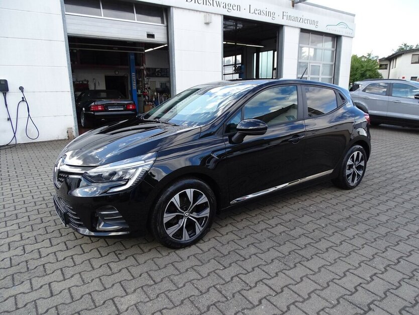 Renault Clio 1,0l Evolution Navi Rückfahrkamera, Einparkhi 31.015 km 12.990 € Rodgau 63110