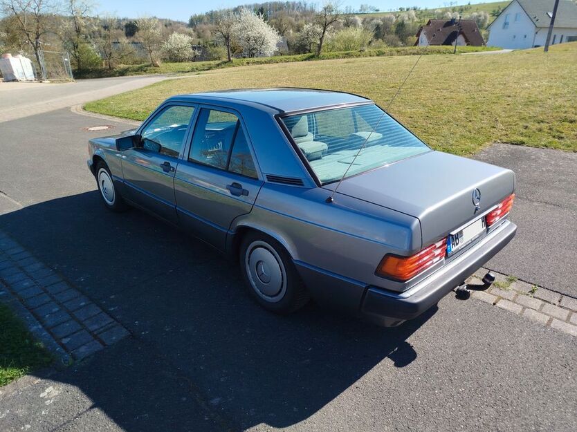 Mercedes-Benz 190 235.000 km 2.450 € Mömbris 63776