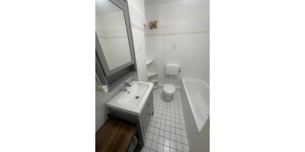 Dachgeschoßwohnung Frankfurt am Main Bonames - 3 Zimmer, 87 m&sup2;, 1.280&euro; | Angebot:26215194