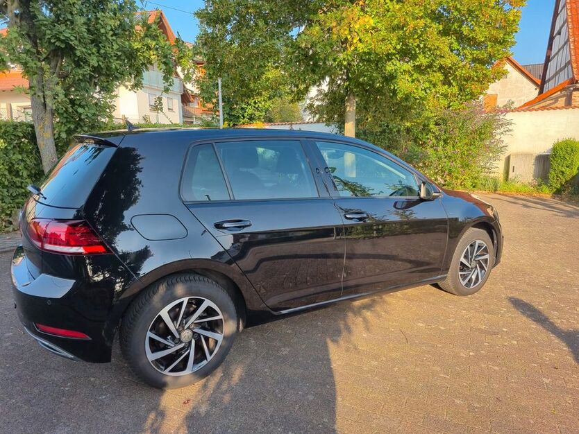 VW Golf 94.000 km 16.499 € Alzenau 63755