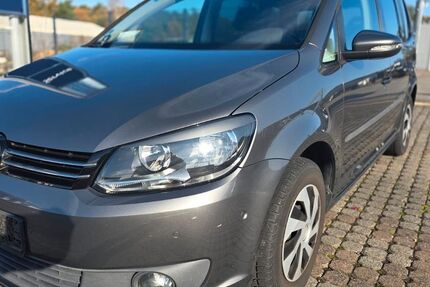 VW Touran 134.400 km 7.600 &euro; Kleinostheim 63801