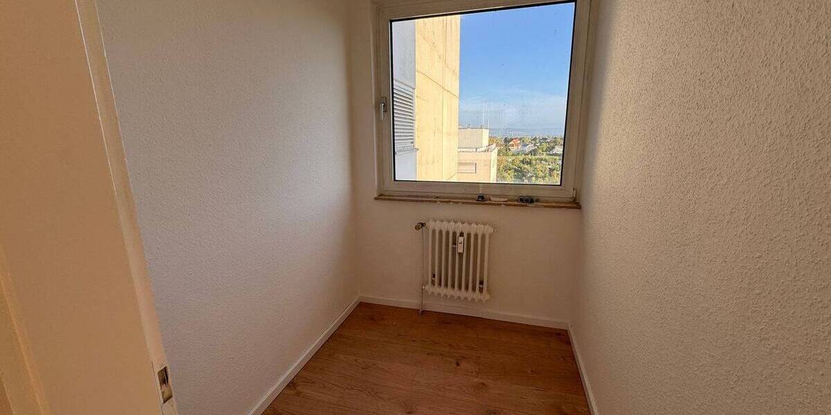 Etagenwohnung Frankfurt am Main Preungesheim - 4 Zimmer, 132 m&sup2;, 1.650&euro; | Angebot:26826419