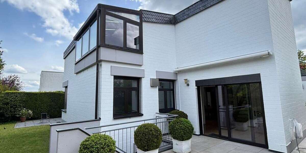 Einfamilienhaus Kronberg im Taunus - 16 Zimmer, 410 m&sup2;, 2.195.000&euro; | Angebot:26660868