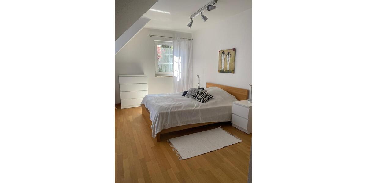 Dachgeschoßwohnung Dreieich - 3 Zimmer, 110 m&sup2;, 1.290&euro; | Angebot:26198781